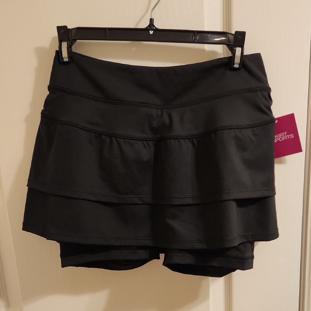NWT Women's Black Cascade Skort (S)